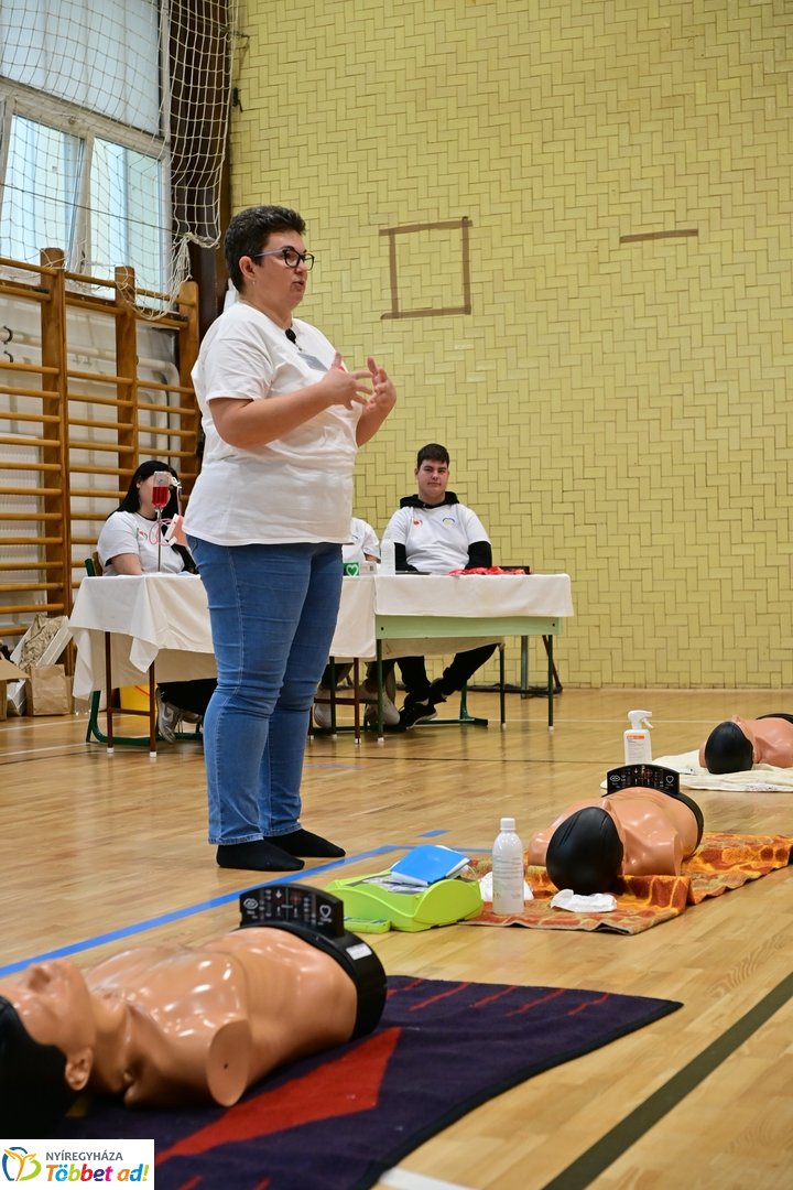 Újraélesztés napja a Vasvári gimnáziumban 2025