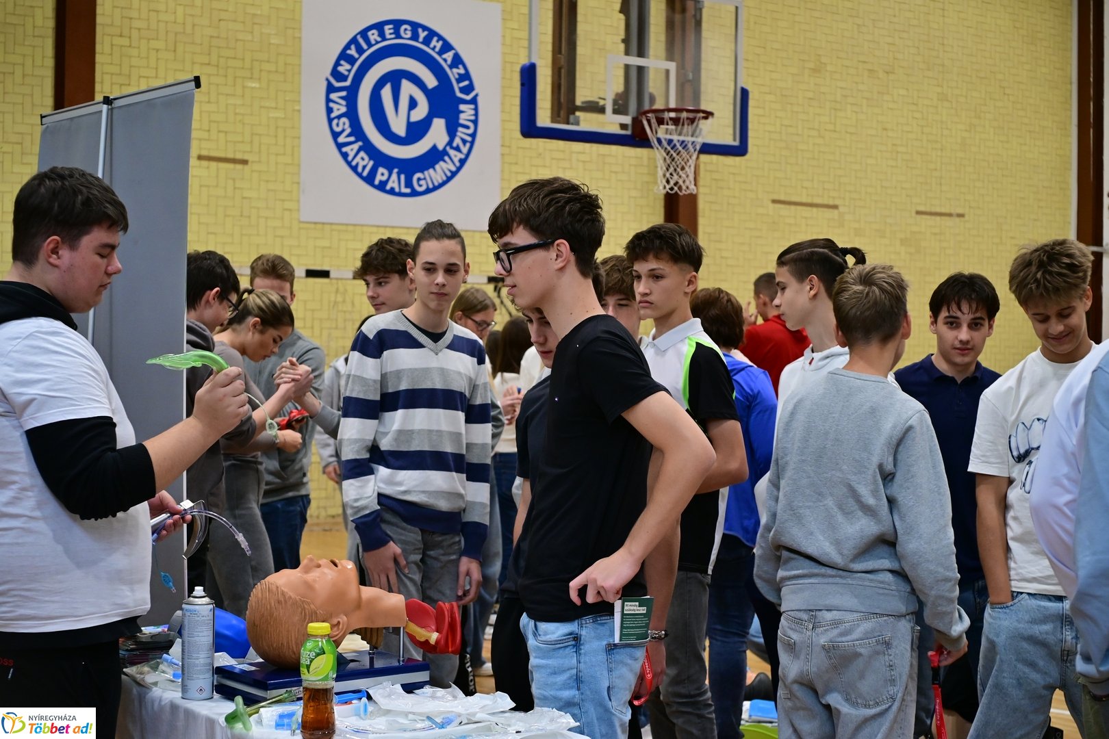 Újraélesztés napja a Vasvári gimnáziumban 2025