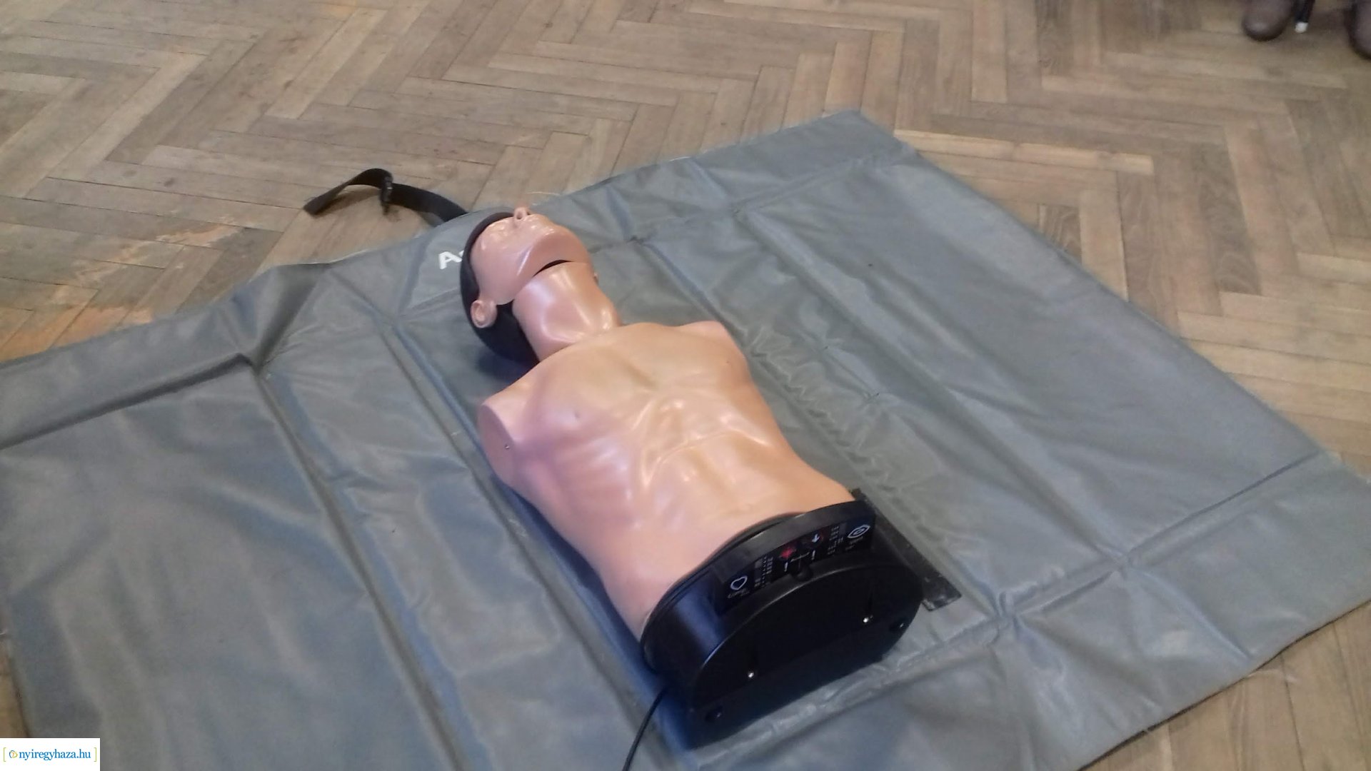 Újraélesztési gyakorlat Mandabokorban