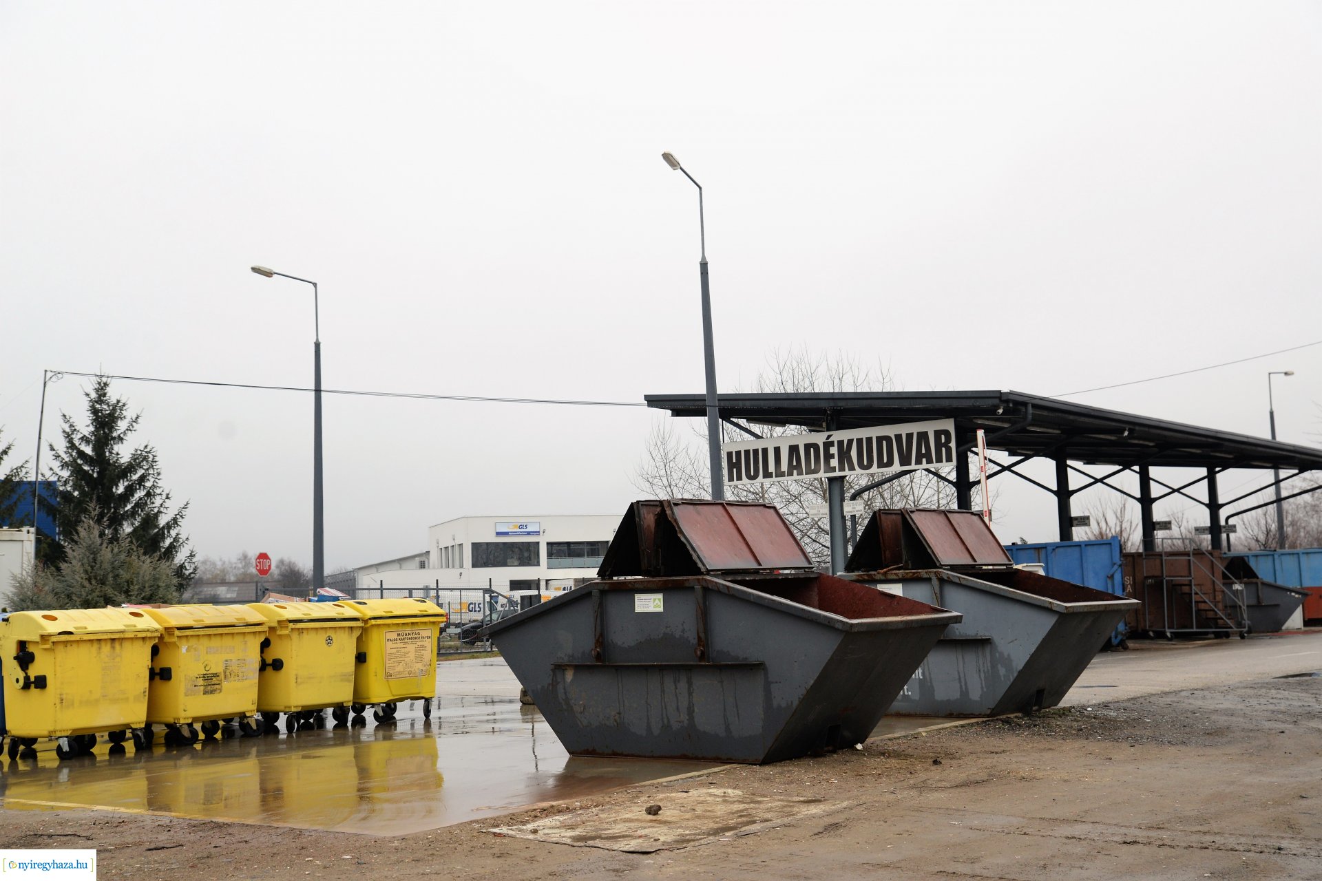 Újrahasználati és Tájékoztató Központ átadás