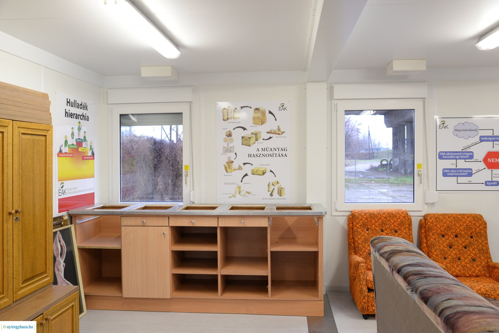 Újrahasználati és Tájékoztató Központ átadás