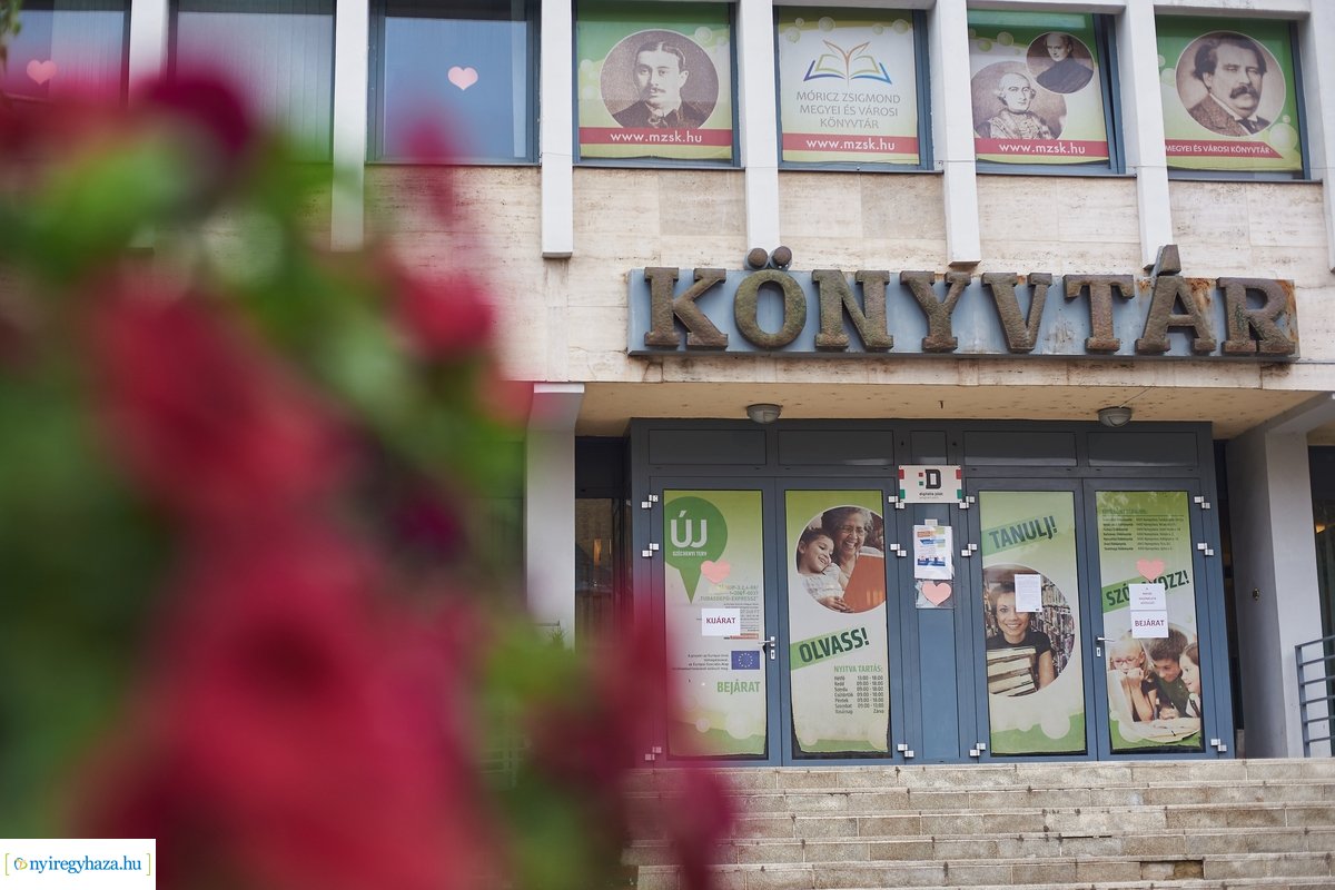 Újranyitott a városi könyvtár