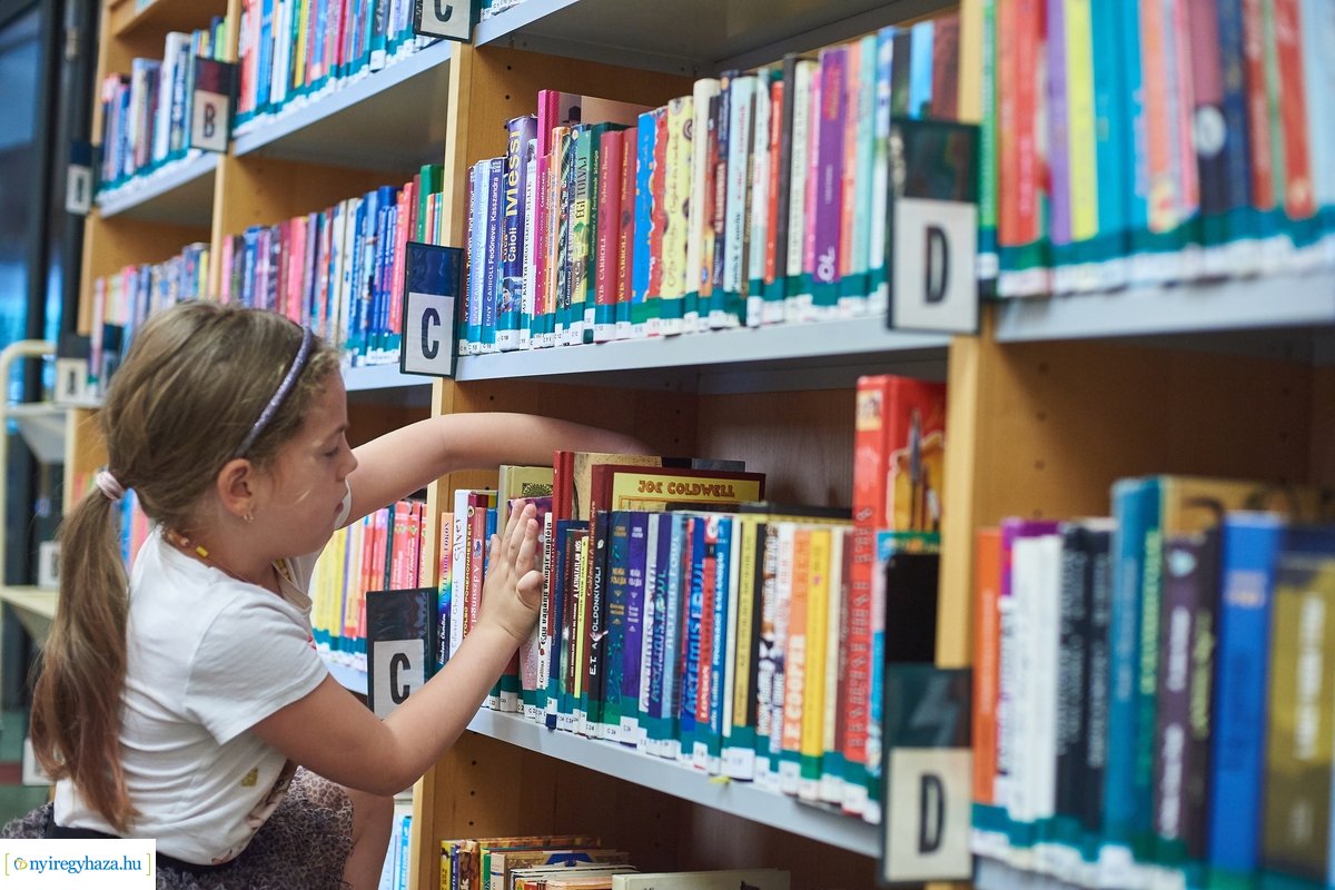 Újranyitott a városi könyvtár