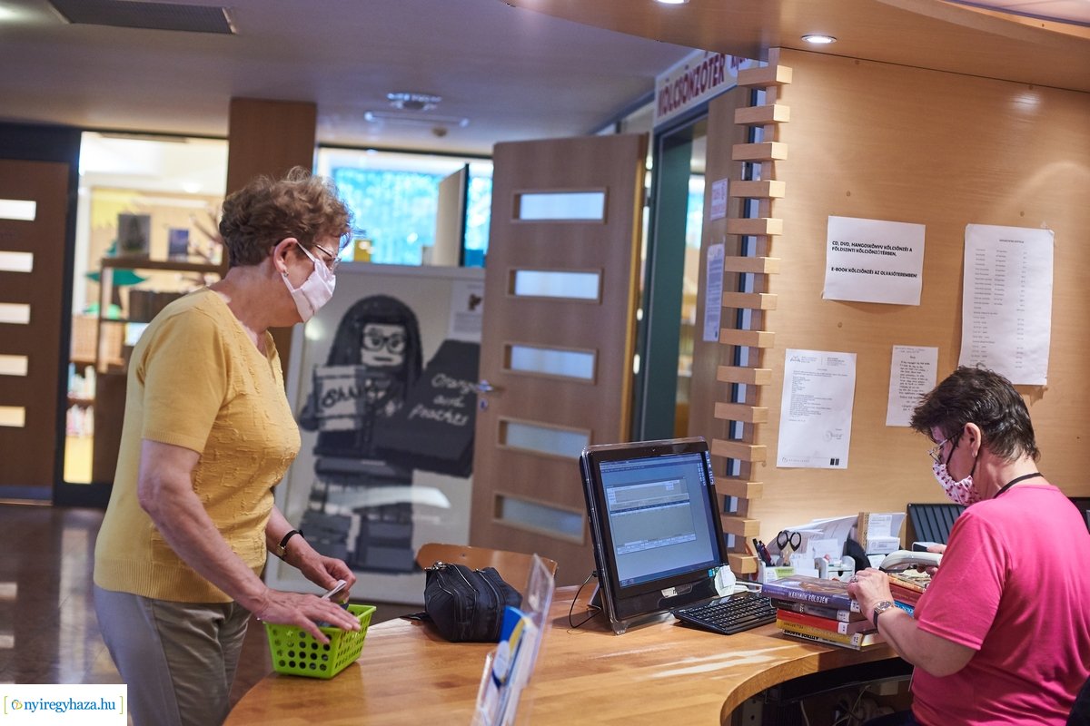 Újranyitott a városi könyvtár
