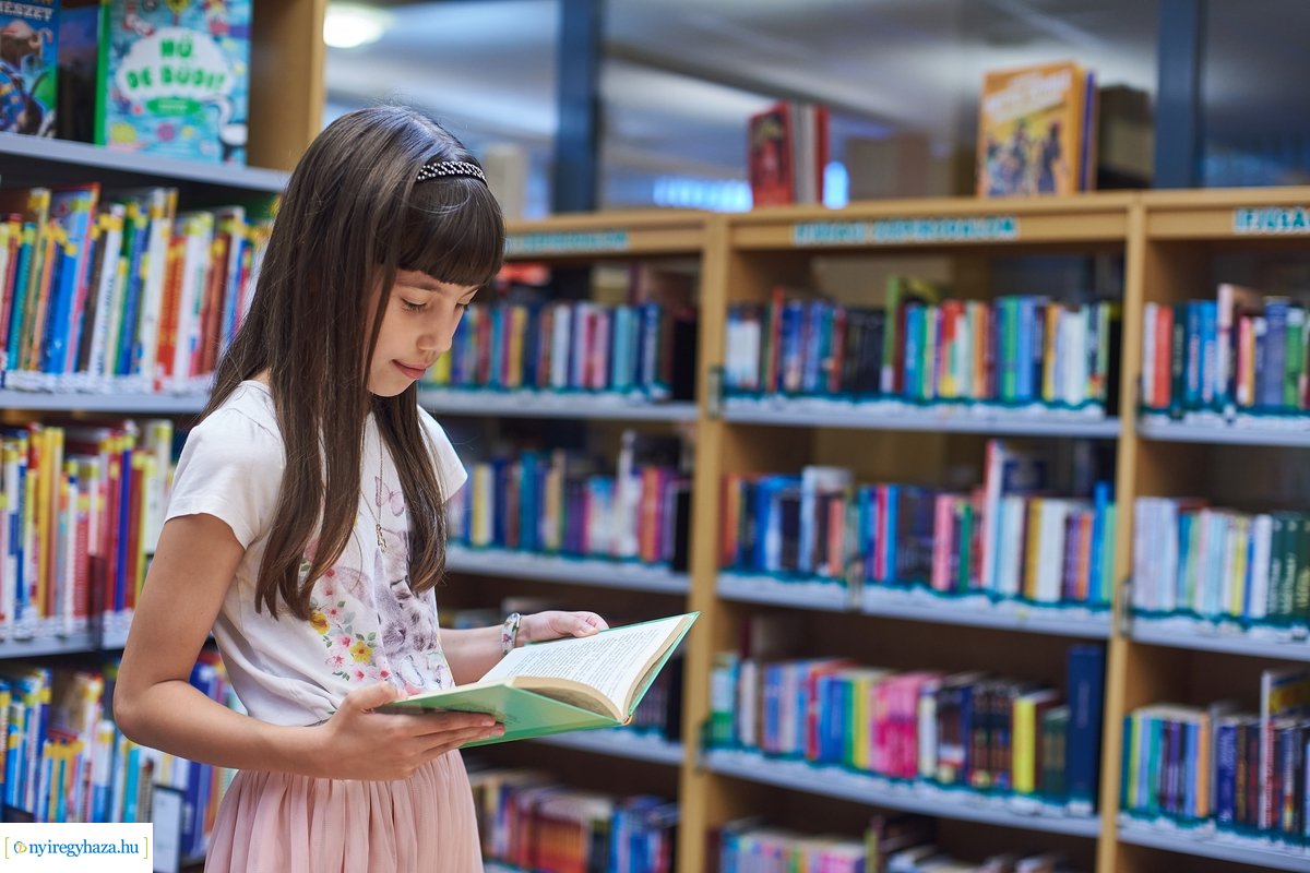 Újranyitott a városi könyvtár