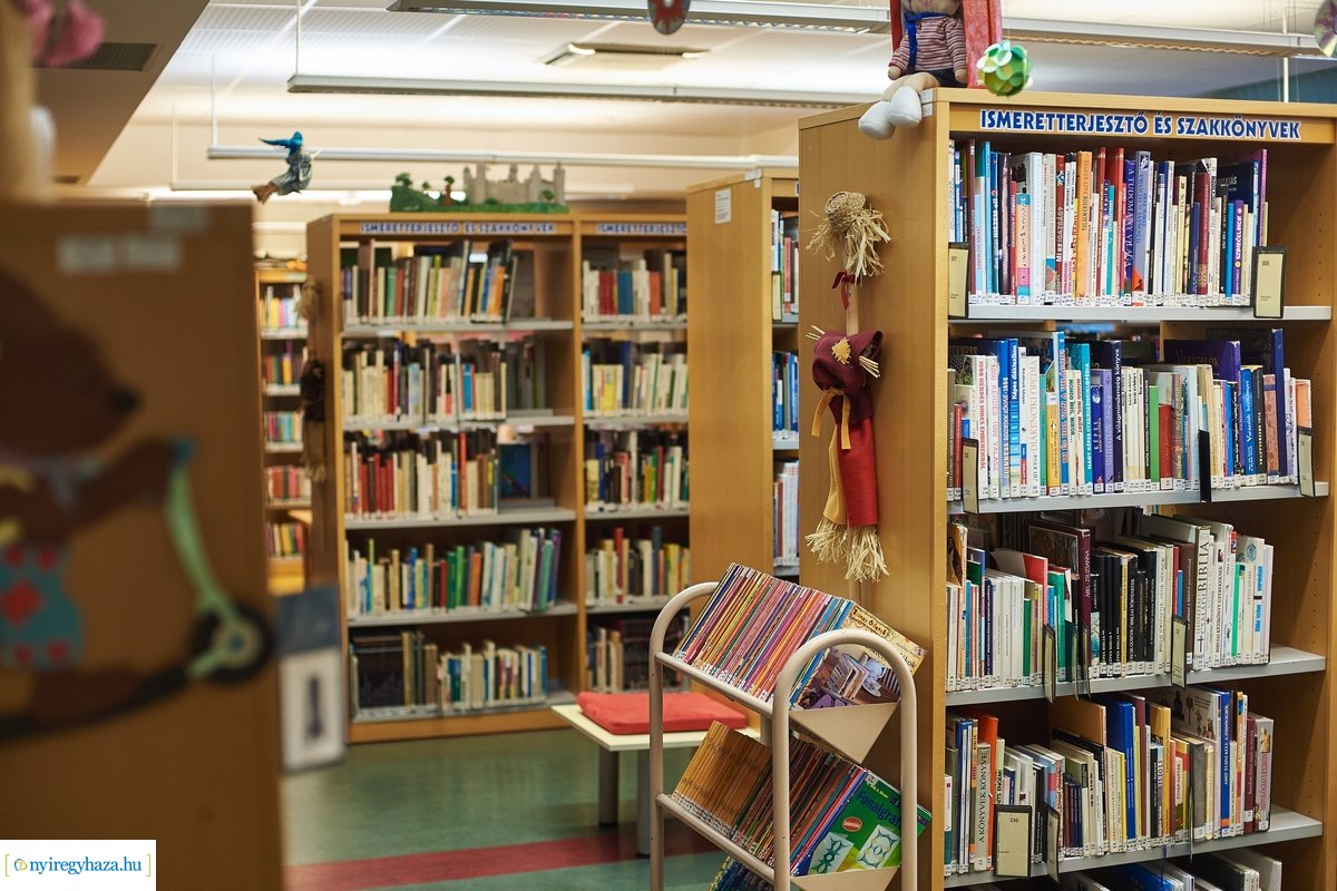 Újranyitott a városi könyvtár
