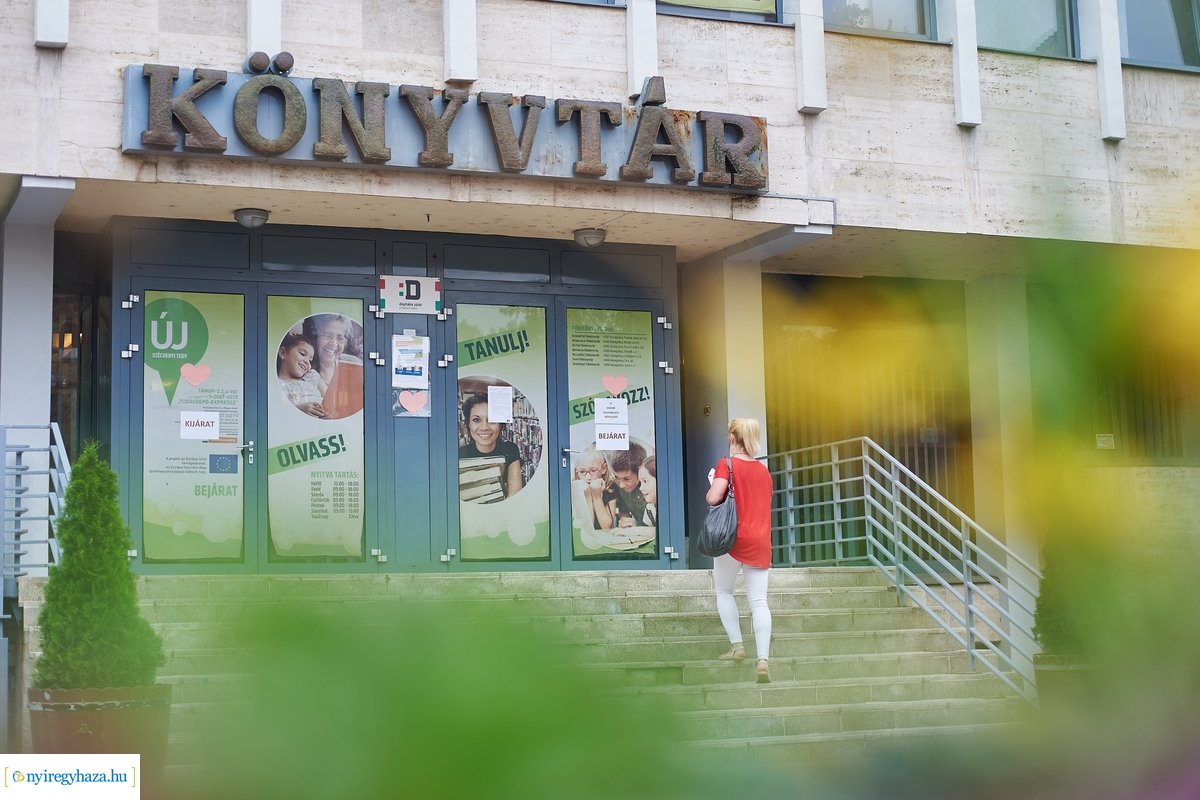 Újranyitott a városi könyvtár