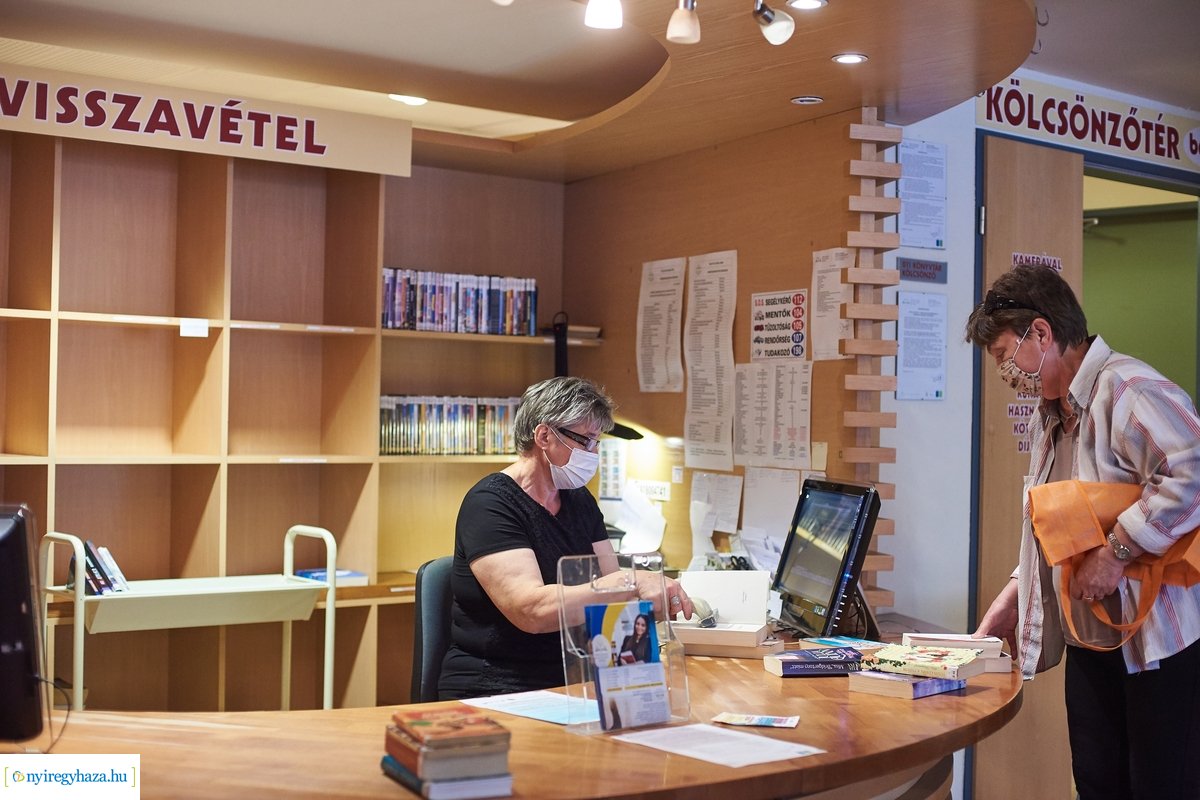 Újranyitott a városi könyvtár