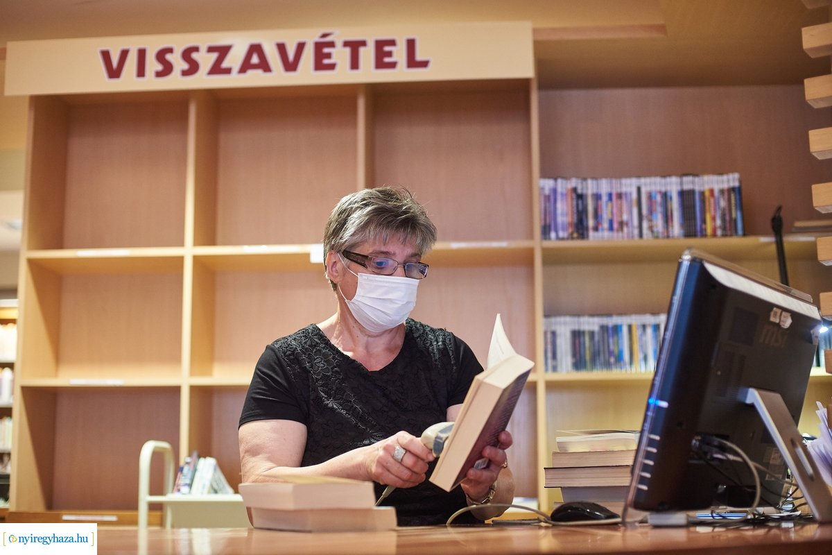 Újranyitott a városi könyvtár