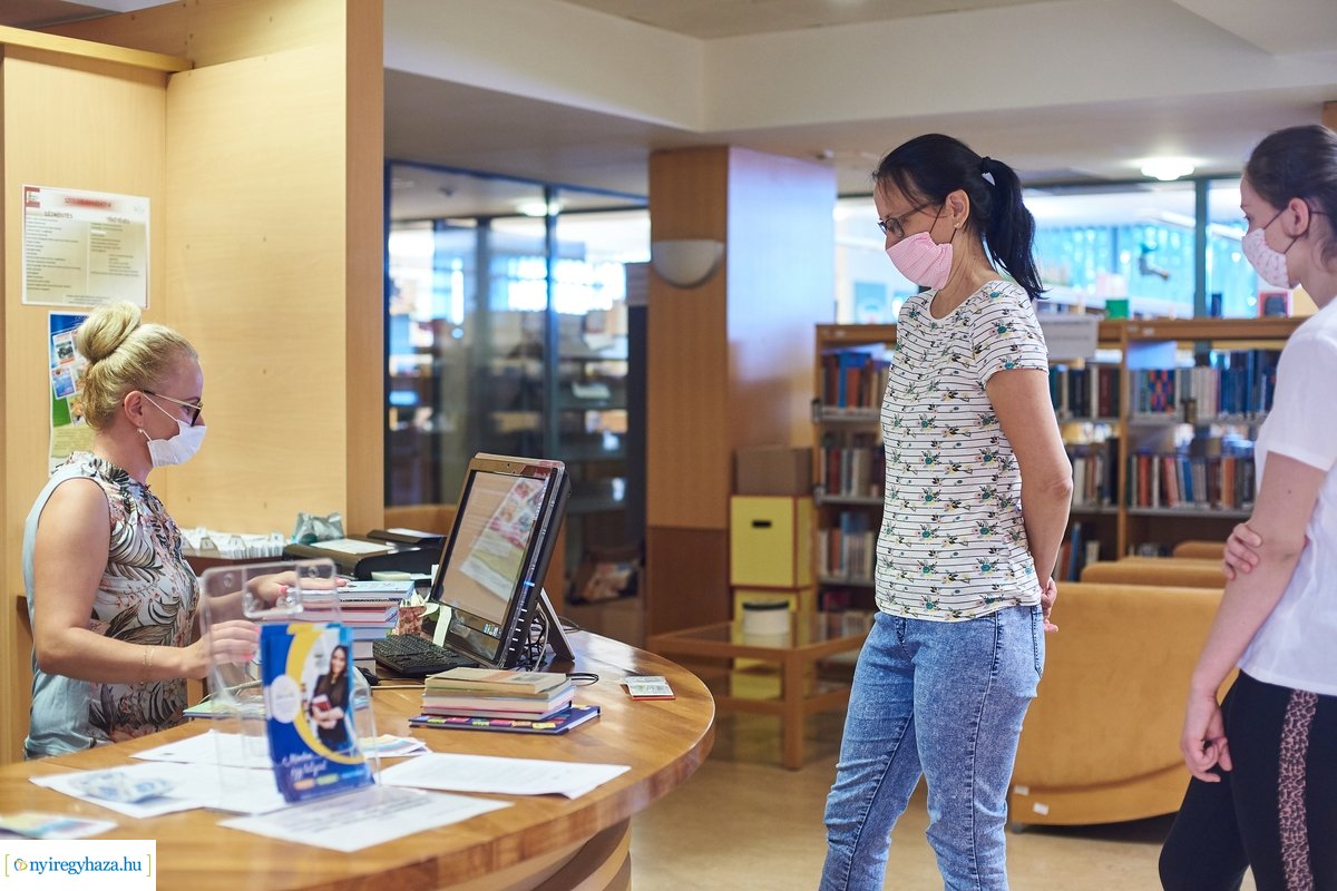 Újranyitott a városi könyvtár