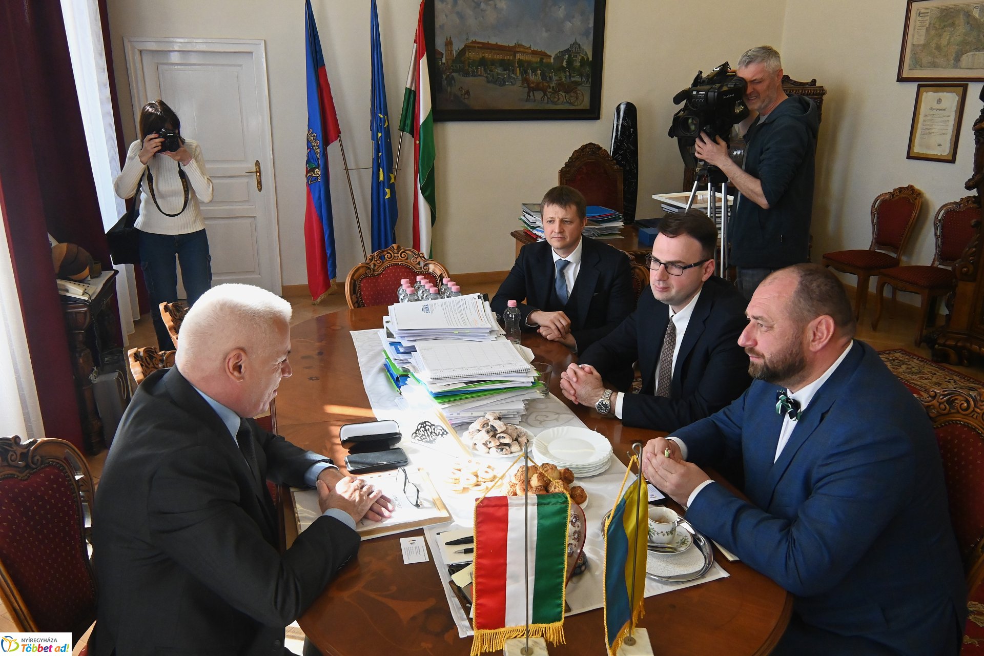 Ukrajna magyarországi nagykövete látogatott a Városházára