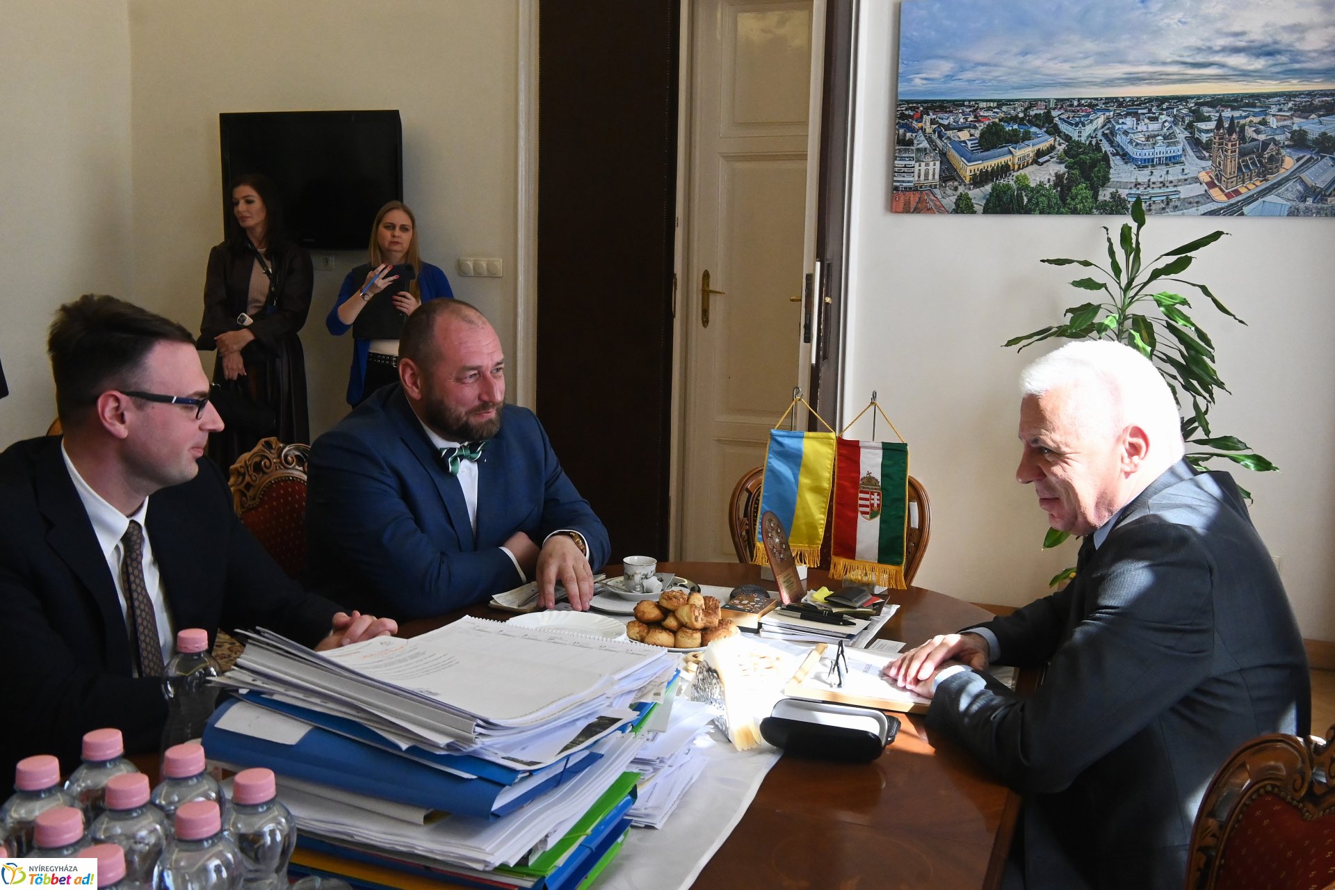 Ukrajna magyarországi nagykövete látogatott a Városházára