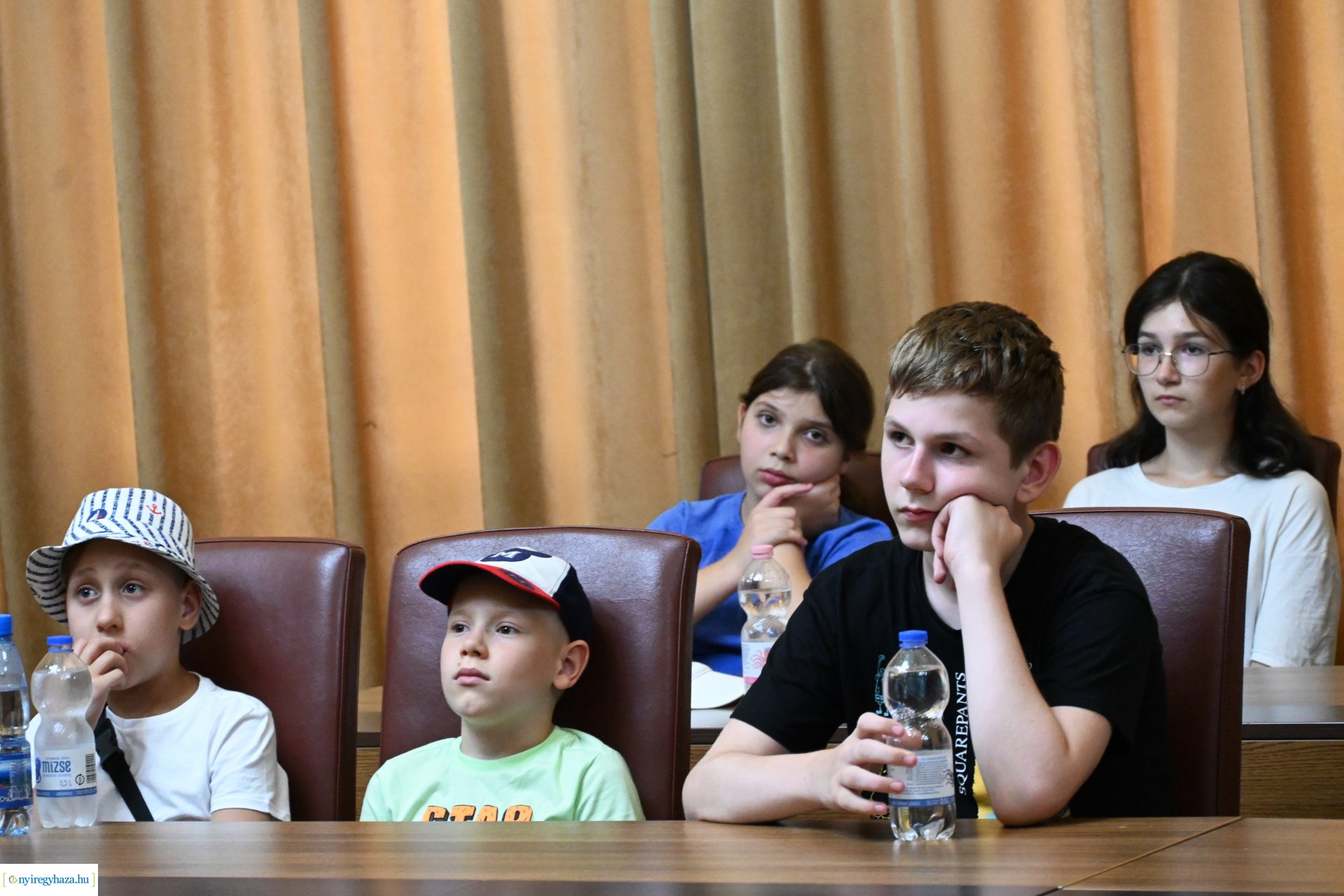 Ukrán gyerekek köszöntése a Városházán