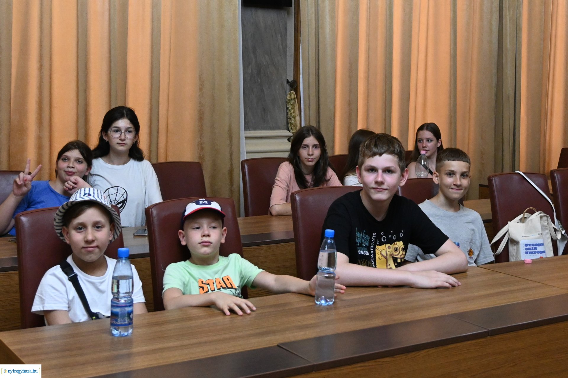 Ukrán gyerekek köszöntése a Városházán