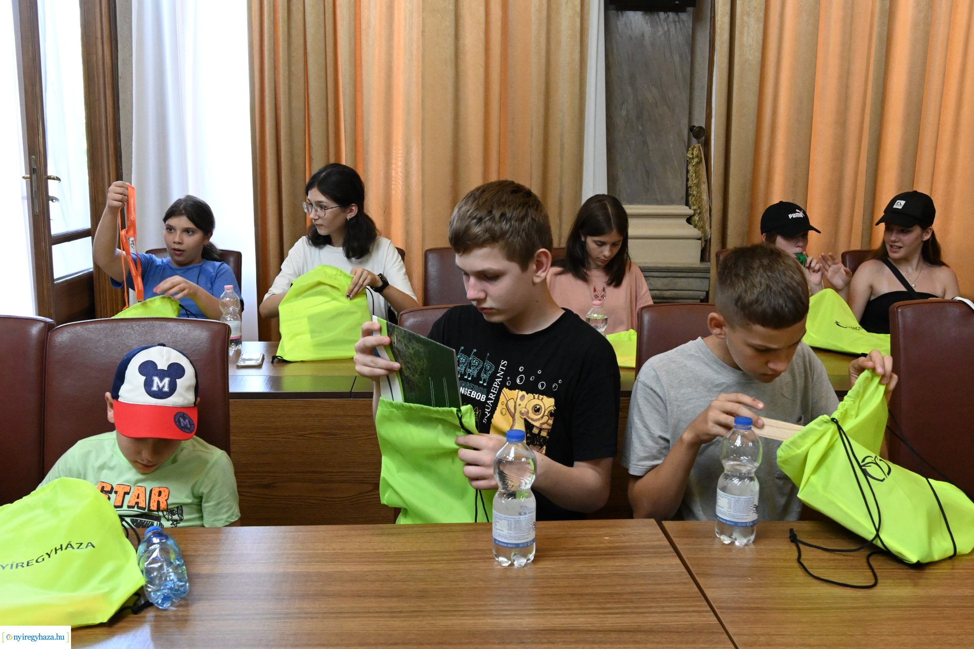 Ukrán gyerekek köszöntése a Városházán