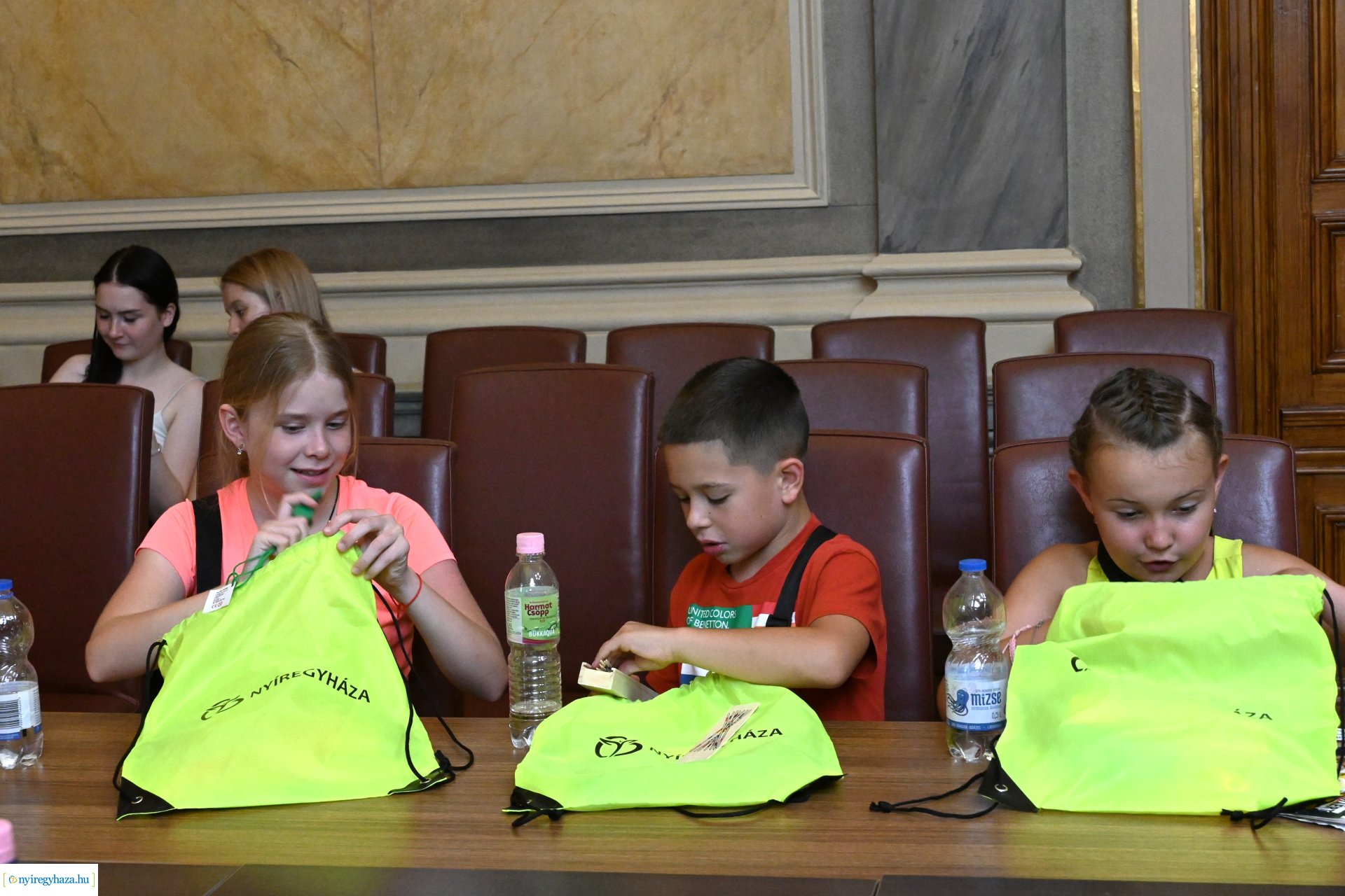 Ukrán gyerekek köszöntése a Városházán