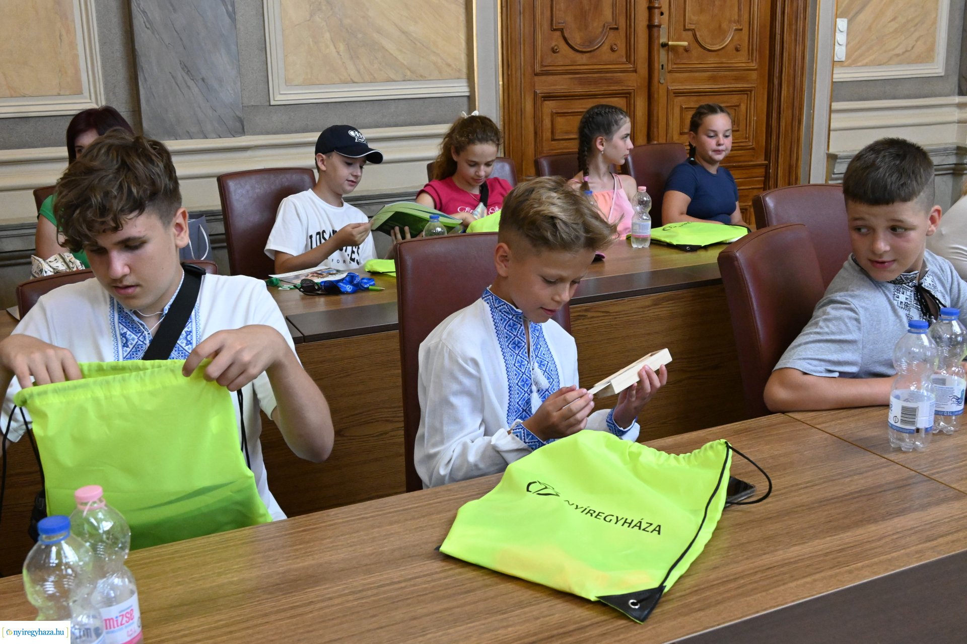 Ukrán gyerekek köszöntése a Városházán