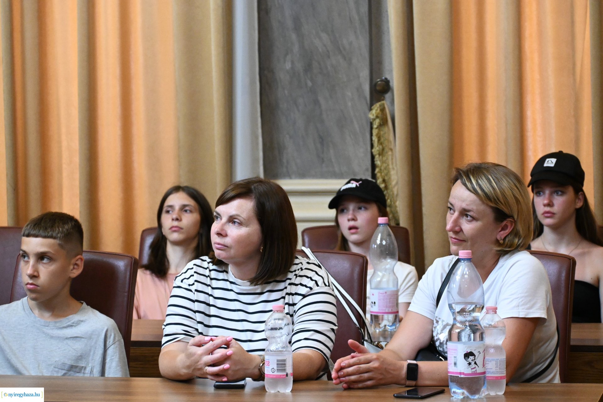 Ukrán gyerekek köszöntése a Városházán