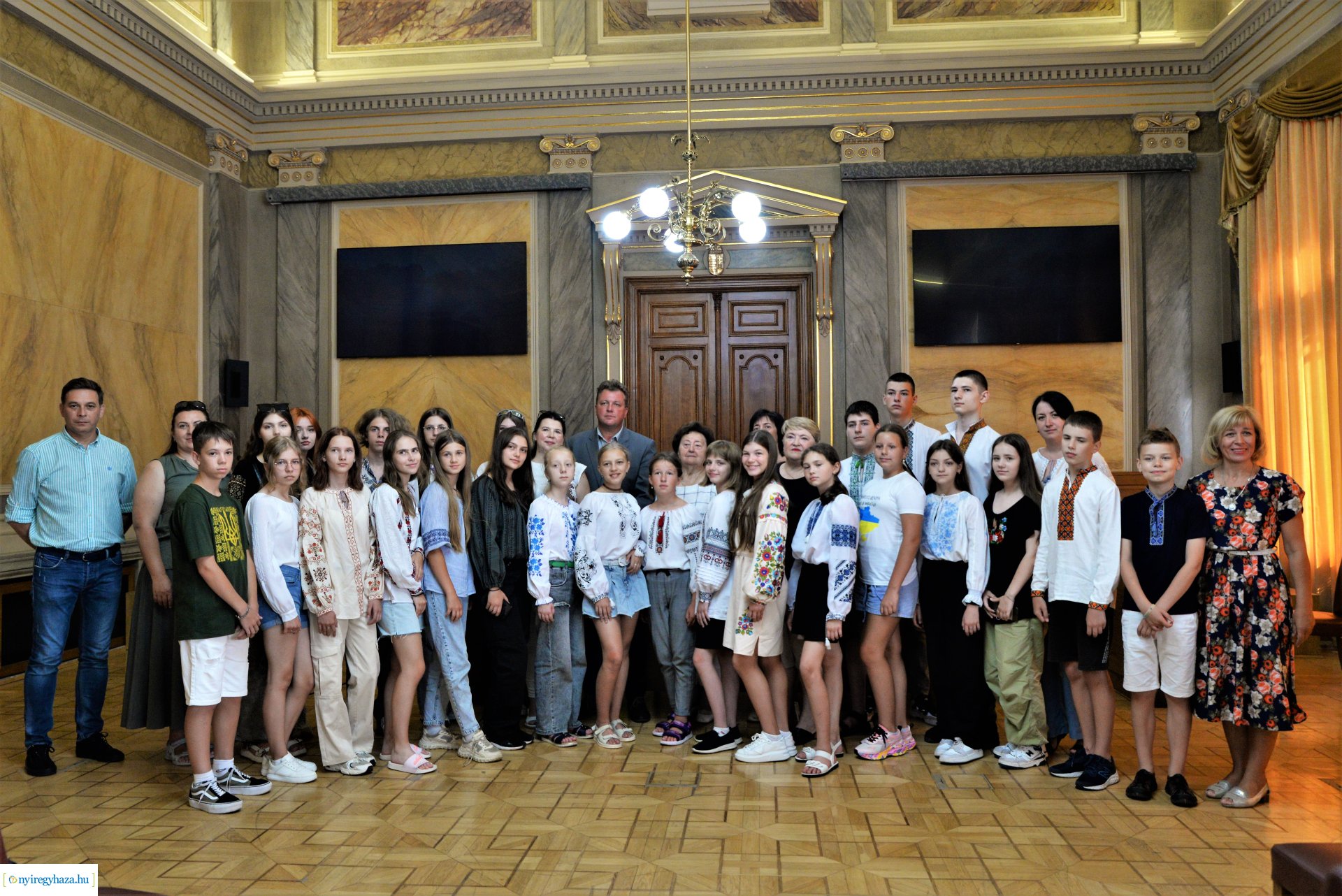 Ukrán gyerekek látogatása a Városházán