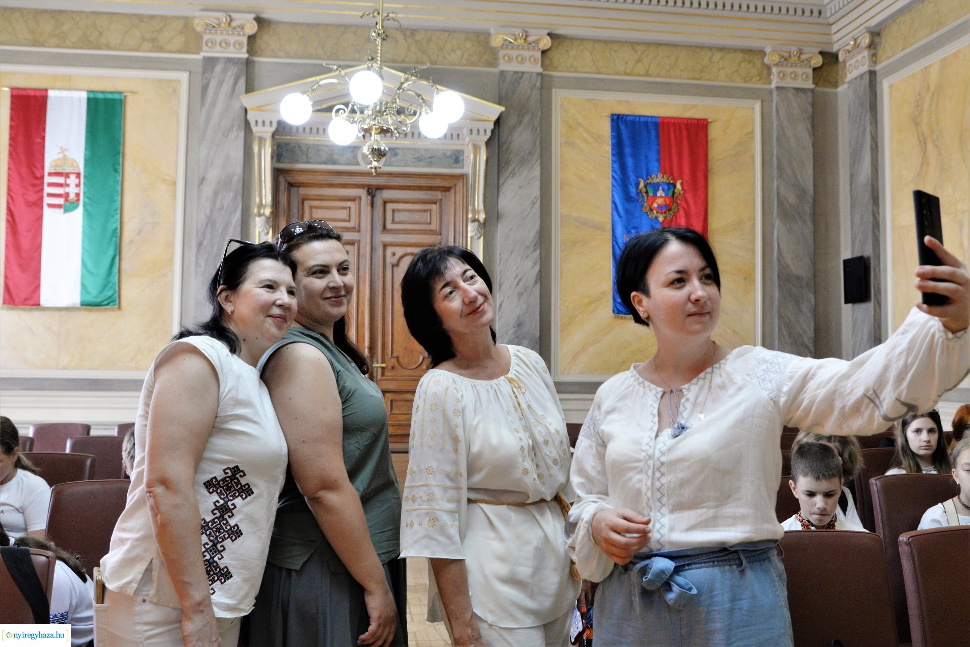 Ukrán gyerekek látogatása a Városházán