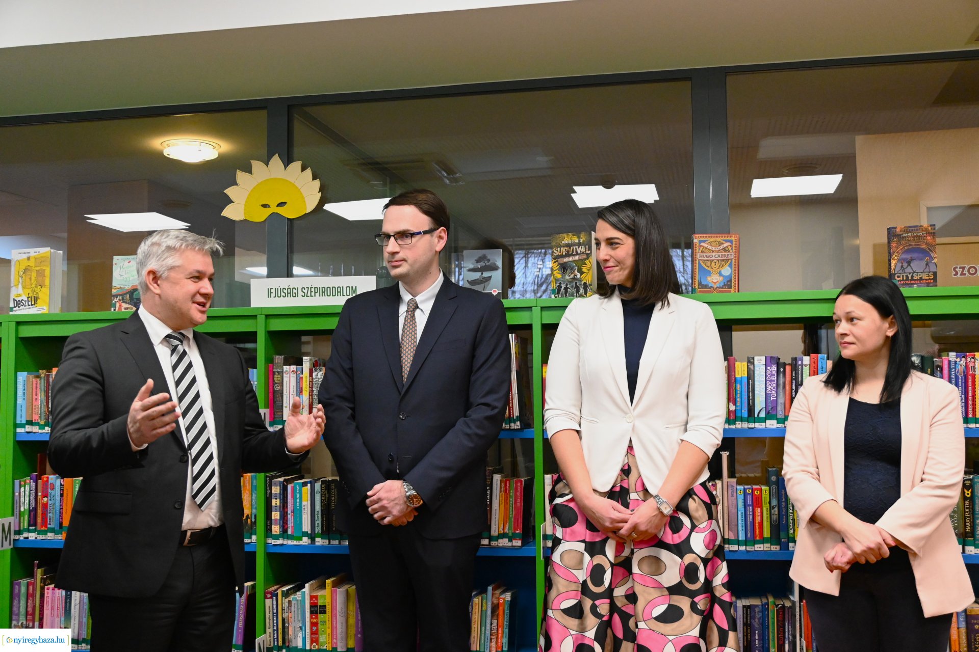 Ukrán gyermekkönyv sarkot  alakítottak ki a könyvtárban