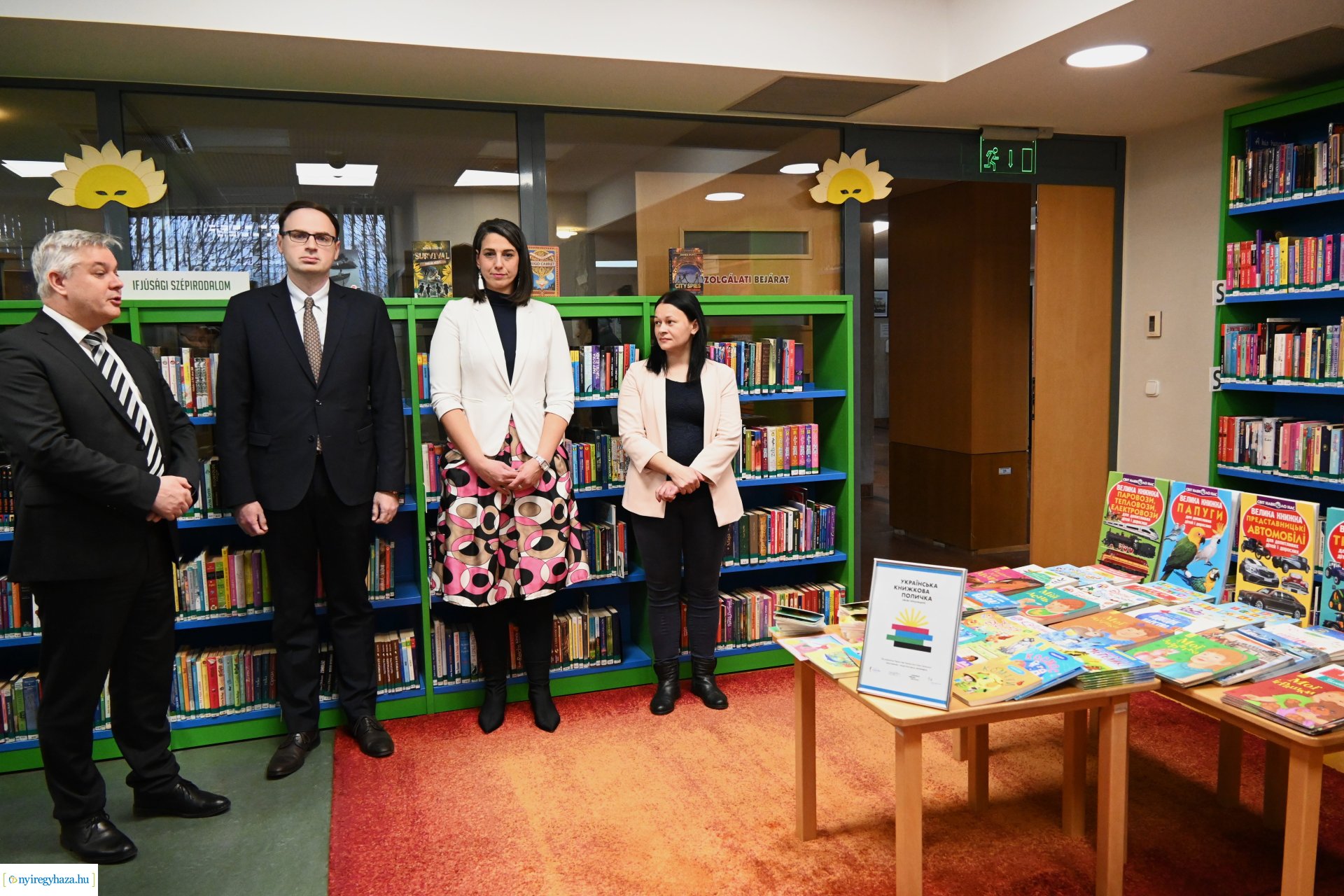 Ukrán gyermekkönyv sarkot  alakítottak ki a könyvtárban