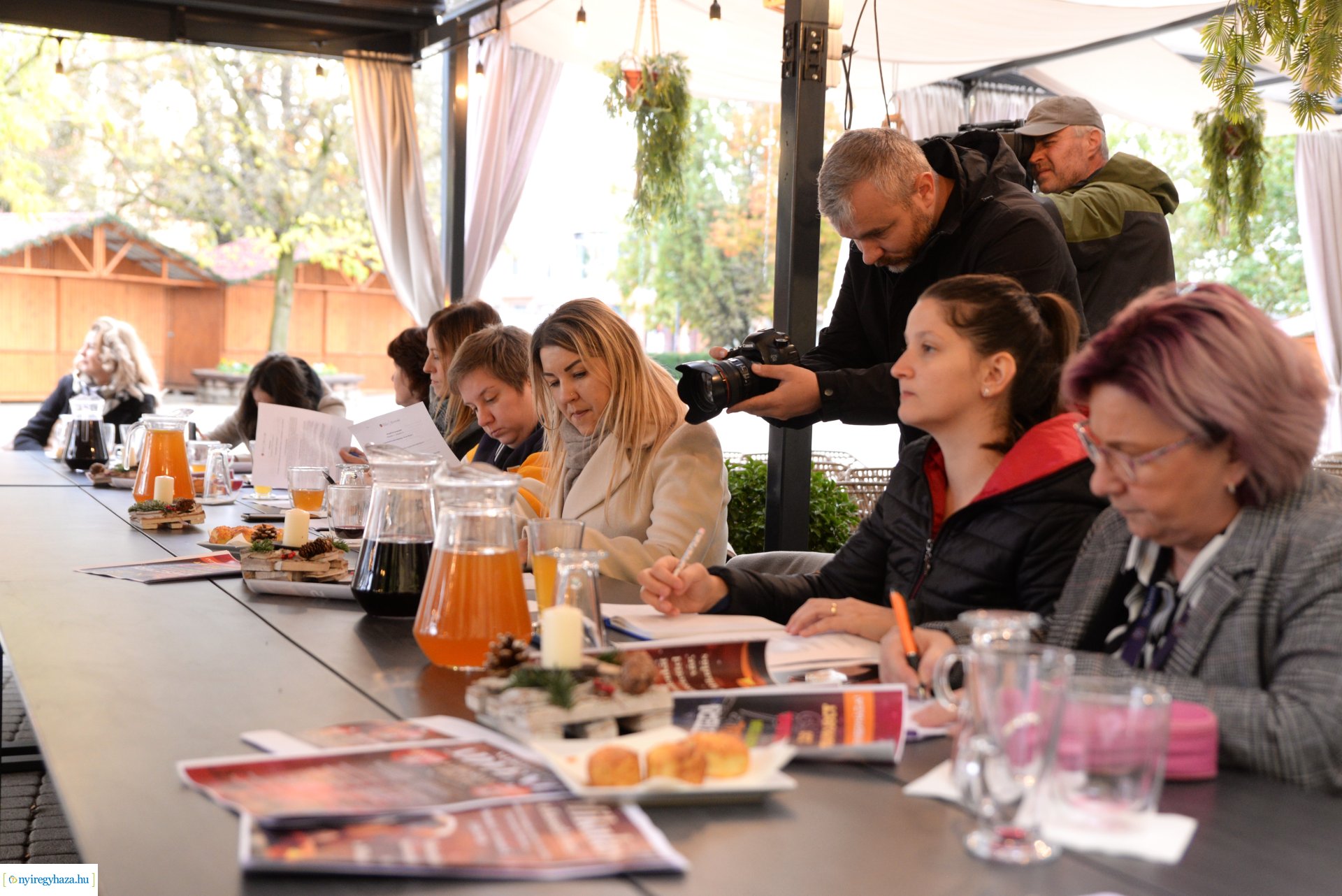 Ünnep fénybe öltözik a város - a sajtó munkatársai tájékozódtak az adventi programokról