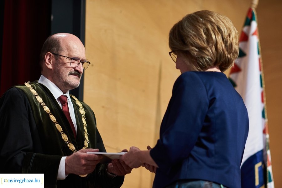 Ünnepélyes oklevélátadó az egyetemen 20240706