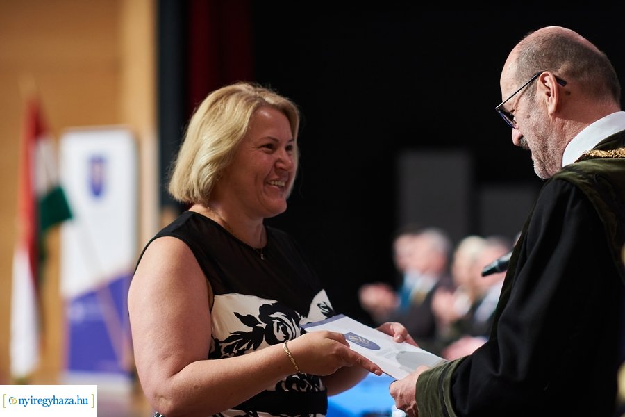 Ünnepélyes oklevélátadó az egyetemen 20240706