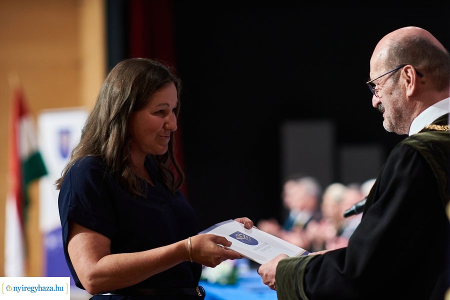 Ünnepélyes oklevélátadó az egyetemen 20240706