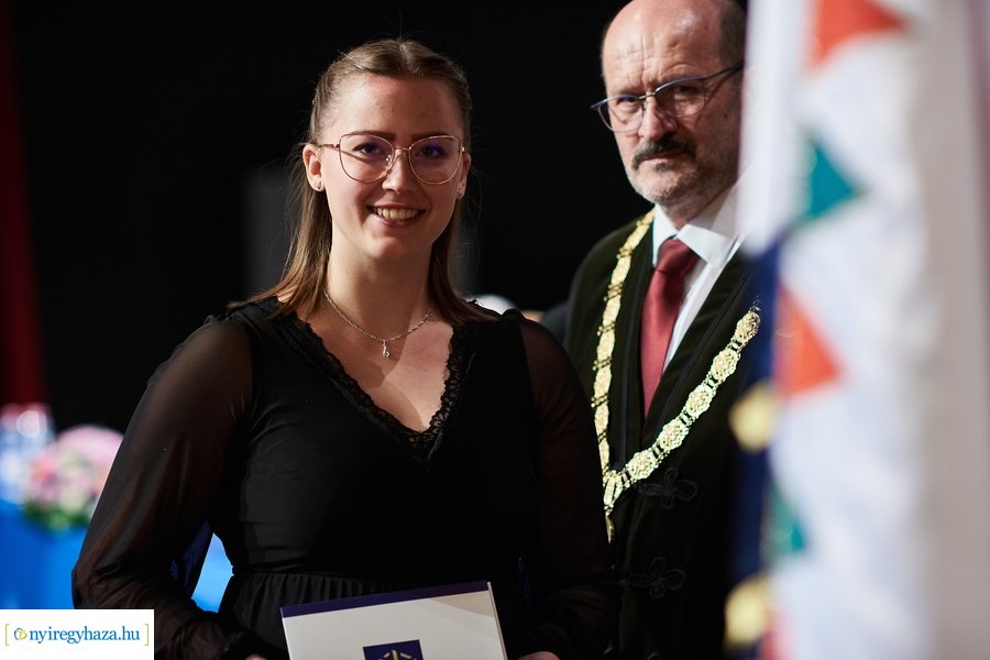 Ünnepélyes oklevélátadó az egyetemen 20240706