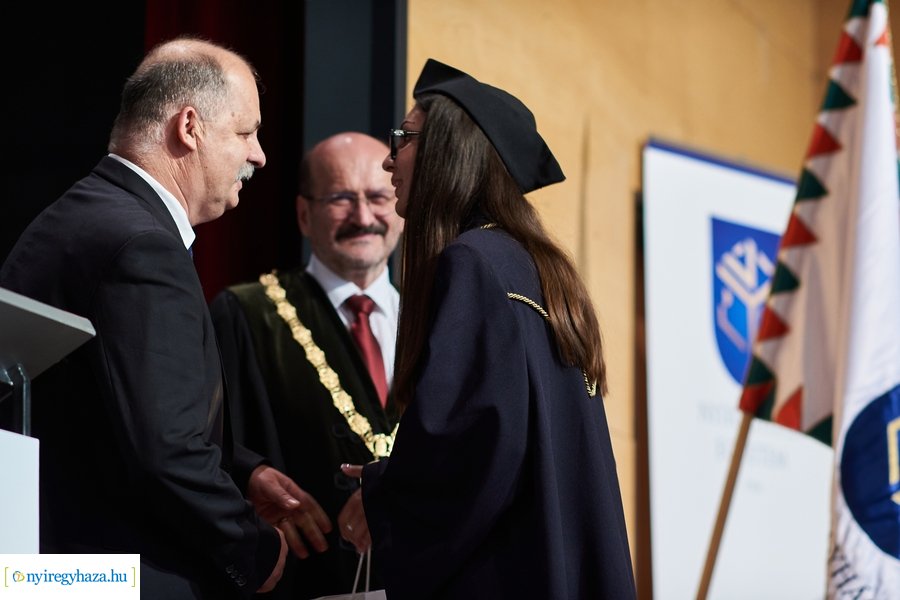 Ünnepélyes oklevélátadó az egyetemen 20240706