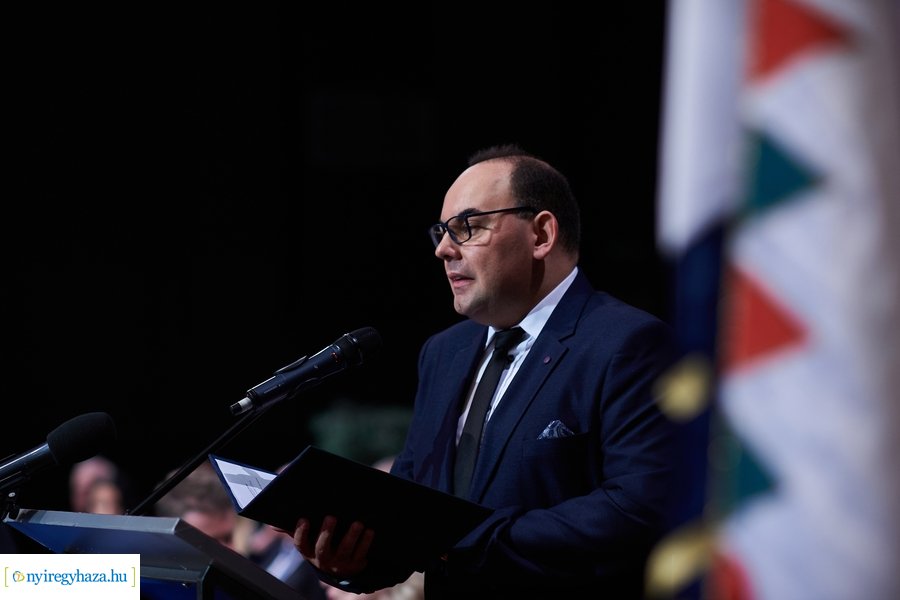 Ünnepélyes oklevélátadó az egyetemen 20240706