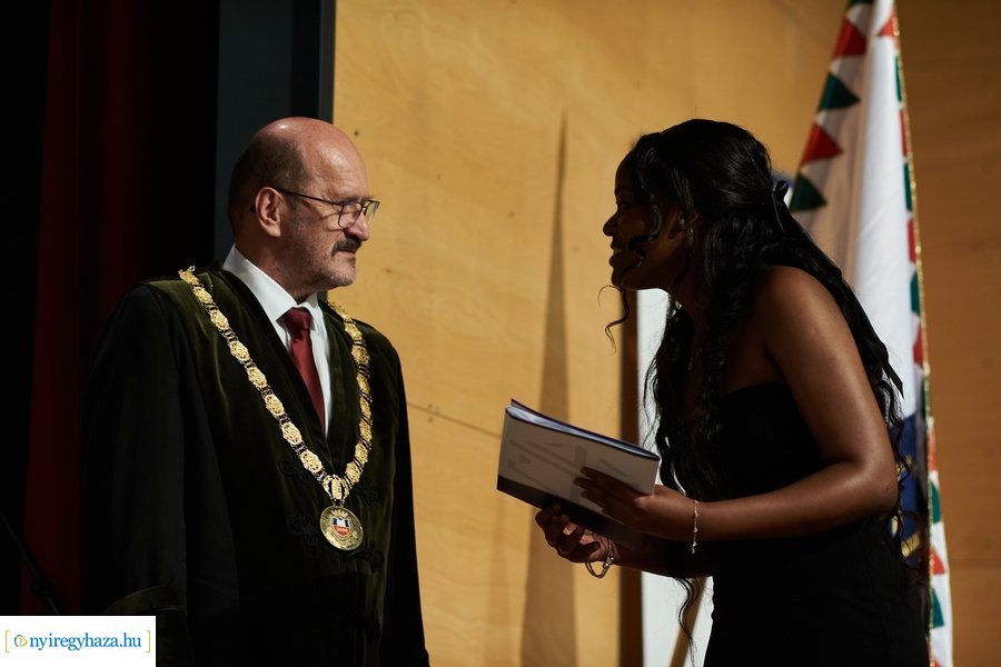 Ünnepélyes oklevélátadó az egyetemen 20240706