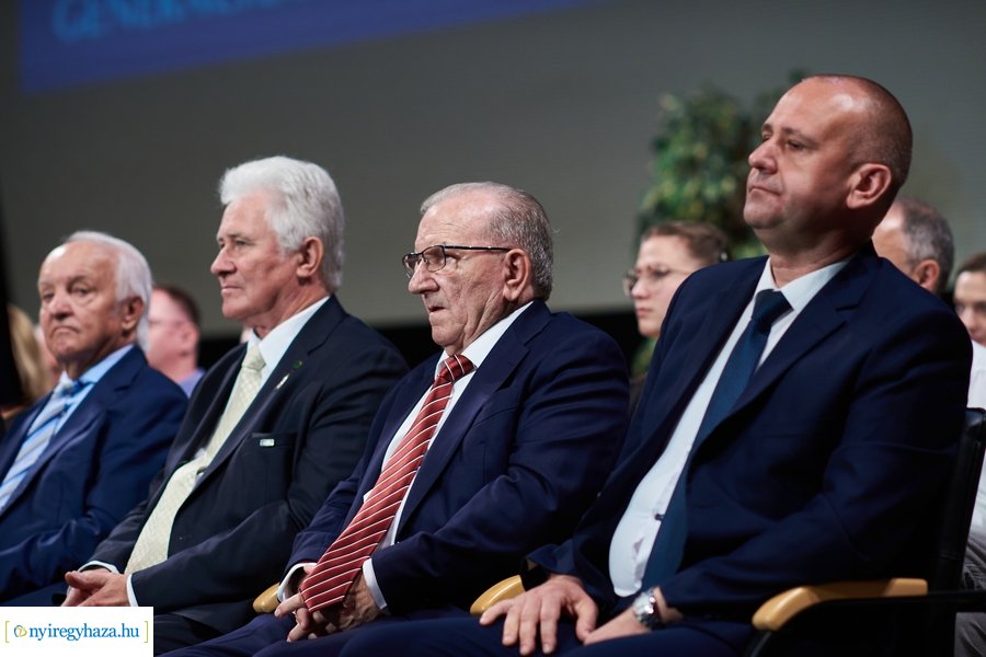 Ünnepélyes oklevélátadó az egyetemen 20240706