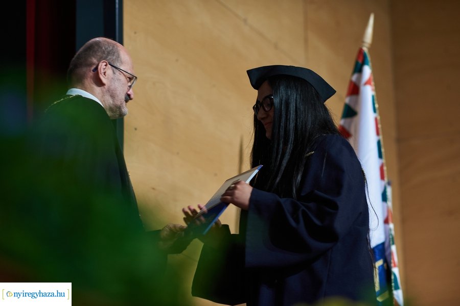 Ünnepélyes oklevélátadó az egyetemen 20240706