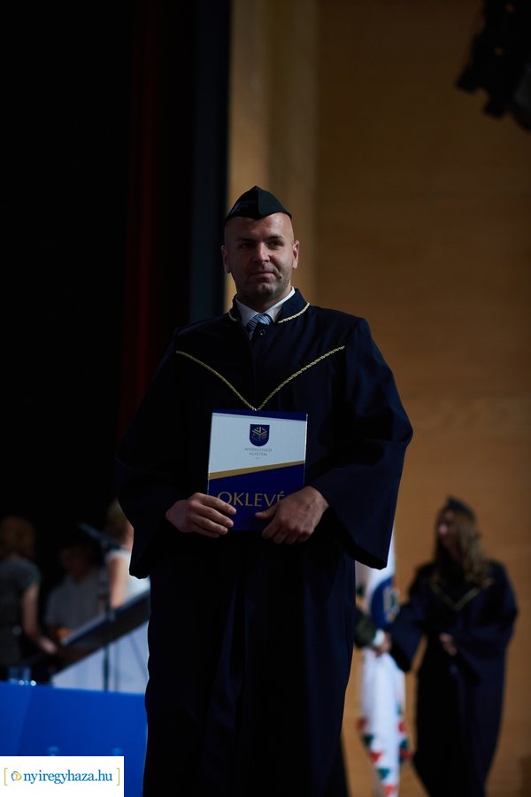 Ünnepélyes oklevélátadó az egyetemen 20240706