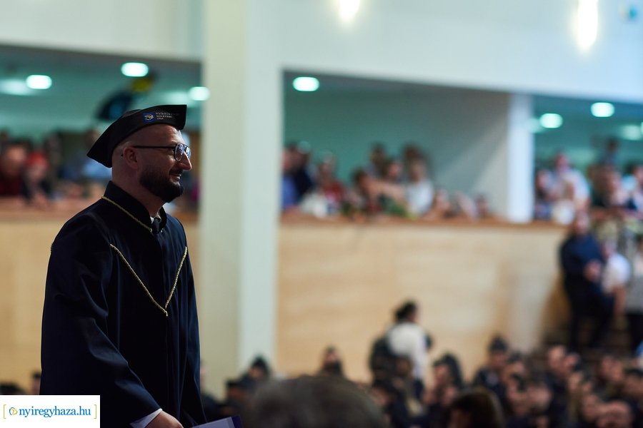 Ünnepélyes oklevélátadó az egyetemen 20240706