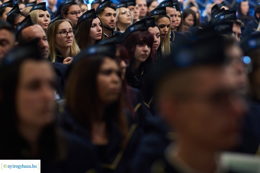 Ünnepélyes oklevélátadó az egyetemen 20240706