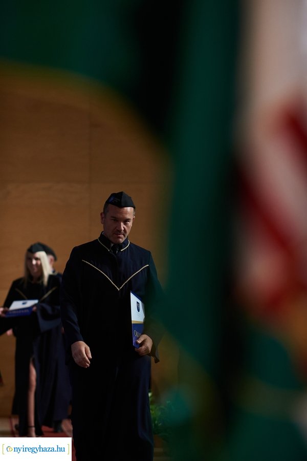 Ünnepélyes oklevélátadó az egyetemen 20240706