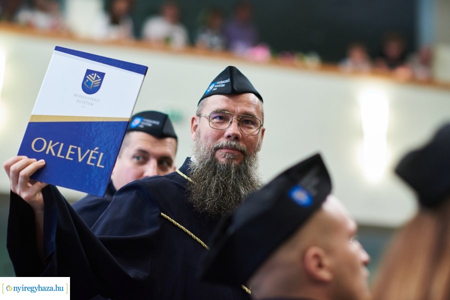 Ünnepélyes oklevélátadó az egyetemen 20240706