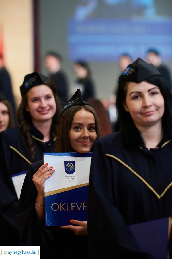 Ünnepélyes oklevélátadó az egyetemen 20240706