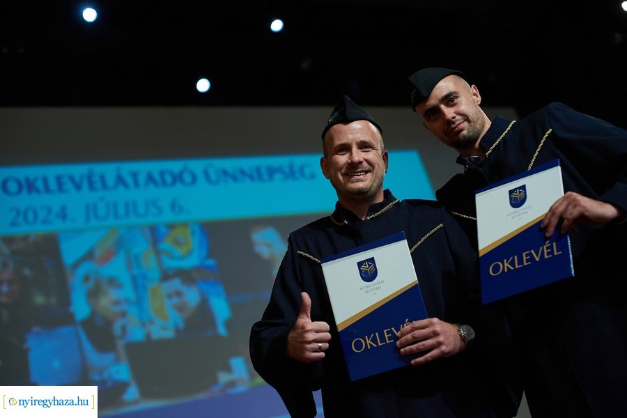 Ünnepélyes oklevélátadó az egyetemen 20240706