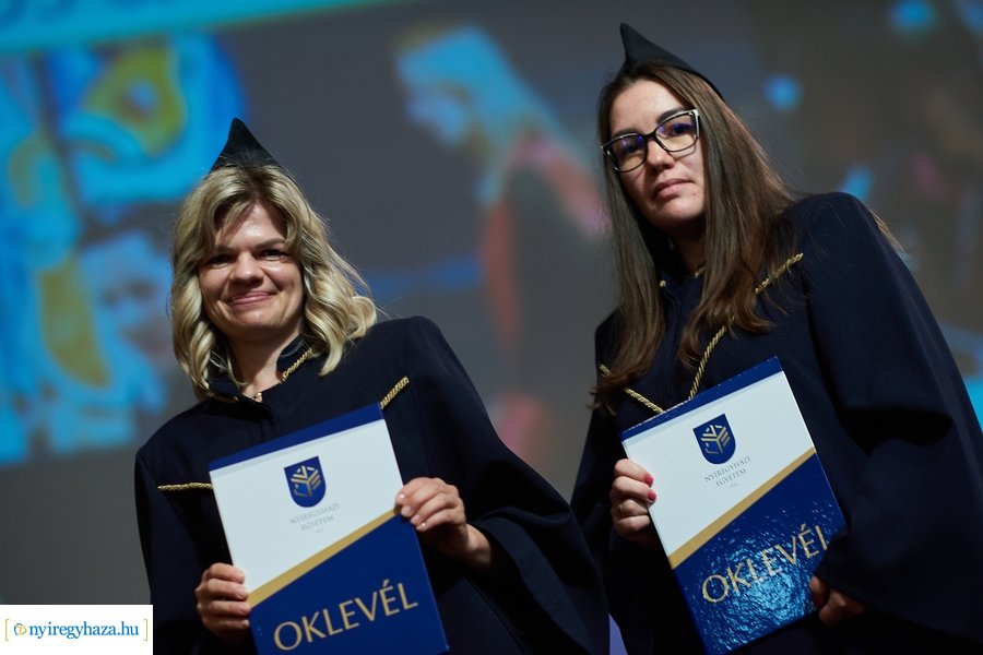 Ünnepélyes oklevélátadó az egyetemen 20240706