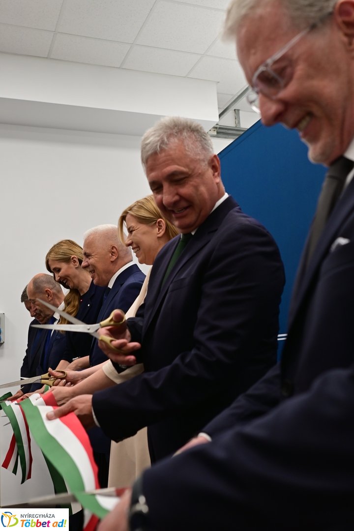 Ünnepélyes szimulátor átadó az egyetemen - 2025