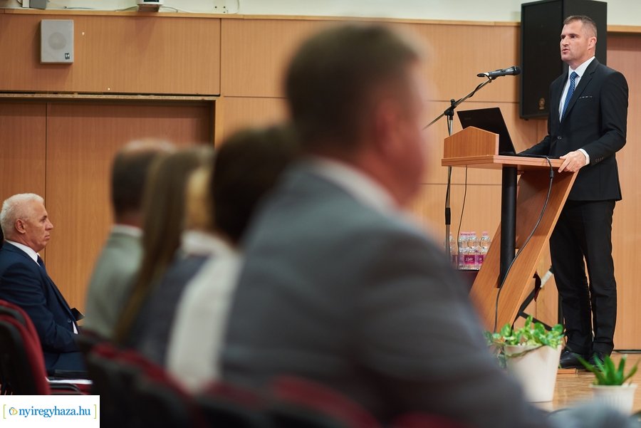 Ünnepélyes tanévnyitó a Kodály Zoltán iskolában