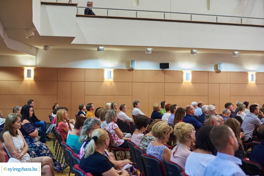 Ünnepélyes tanévnyitó a Kodály Zoltán iskolában