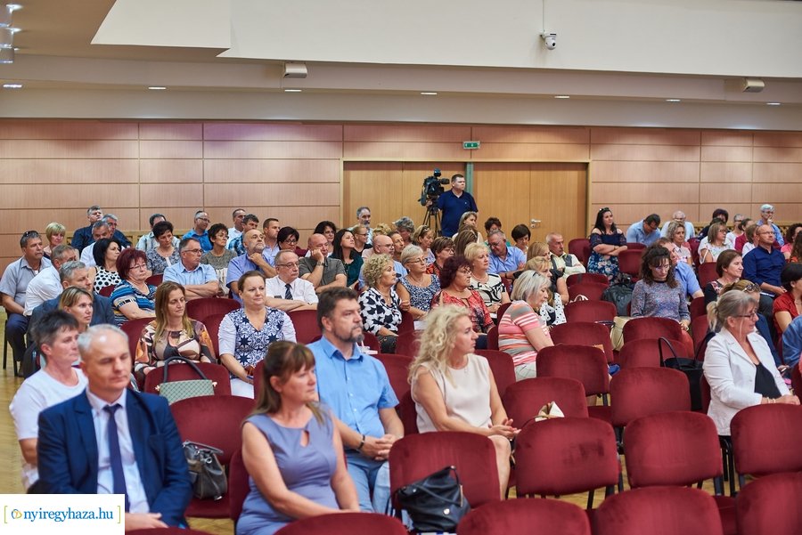 Ünnepélyes tanévnyitó a Kodály Zoltán iskolában