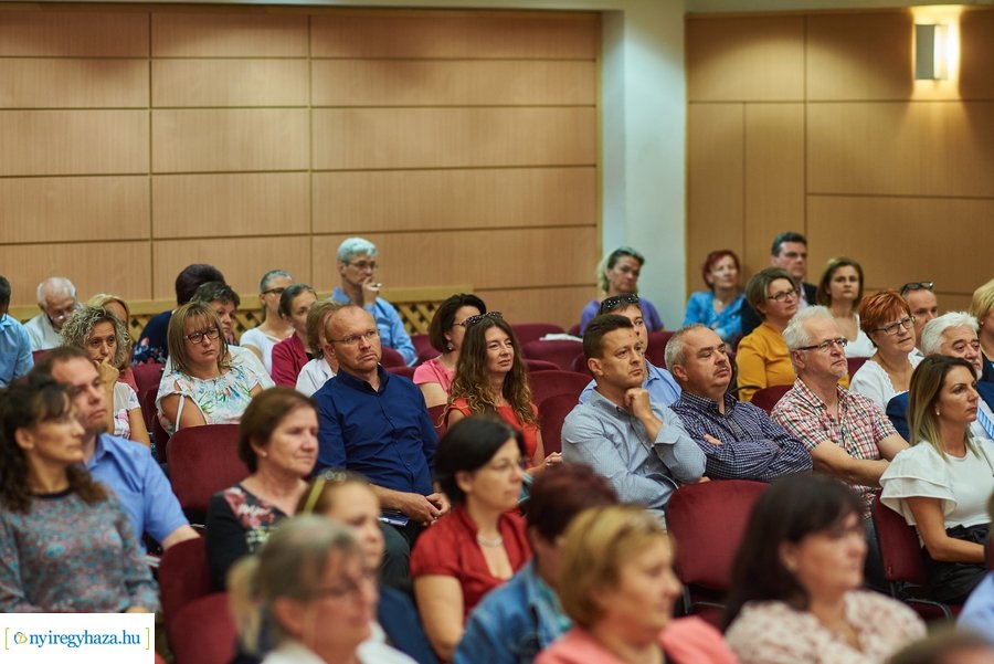 Ünnepélyes tanévnyitó a Kodály Zoltán iskolában