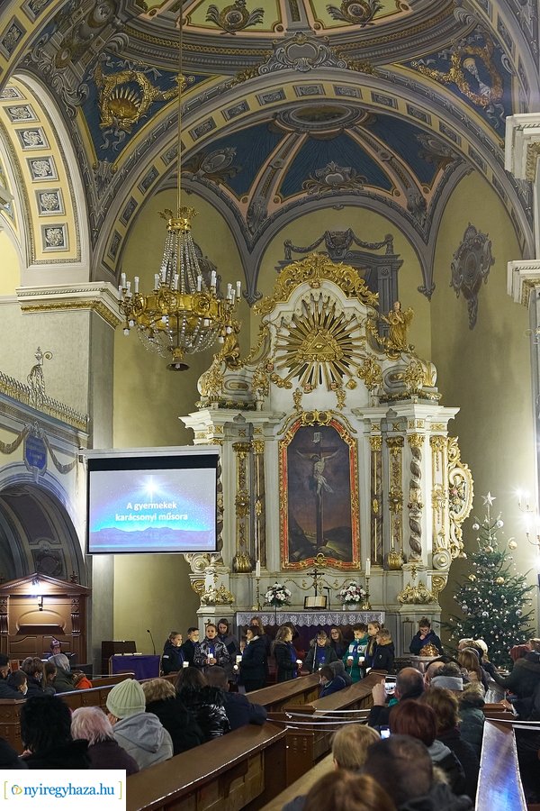 Ünnepi istentisztelet az evangélikus nagytemplomban